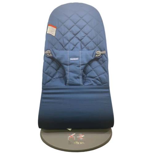 BabyBjorn Bouncer Bliss, Dark Gray Frame, Midnight Blue Cotton Classic Quilt
