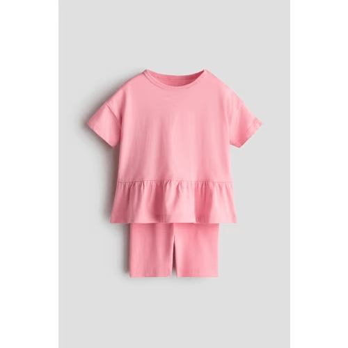 2-PIECE TOP AND SHORTS SET