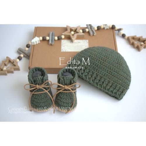 Unisex crochet set, baby booties, baby shoes, sneakers, knitted boots, baby beanie, hat, 0-3, 3-6 months, baby shower gift, neutral gender