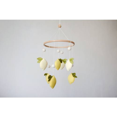 Lemon baby crib mobile Fruit baby mobile Felt lemon mobile Lemon nursery decor Garden mobile Baby shower gift Felt ball mobile Citrus mobile