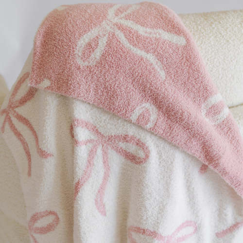 Youth Plush Throw Blanket in Halle – Silks Design