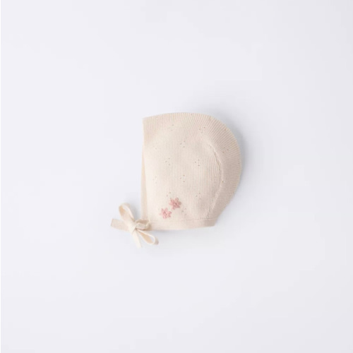 CONTRAST EMBROIDERED FLOWER KNIT BONNET - Mid-ecru | ZARA United States
