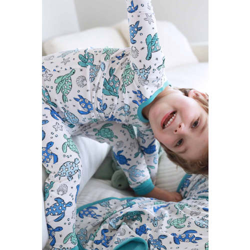 Sea Turtle Splash Two Piece Bamboo Pajamas | Caden Lane