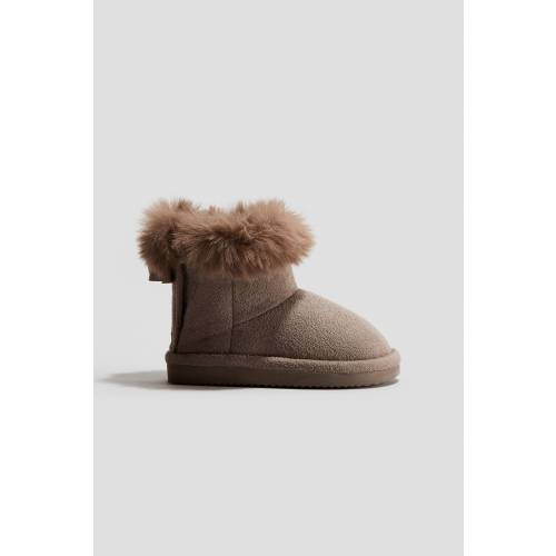 FLUFFY-LINED BOOTS