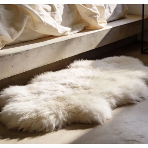 Luxurious Faux Sheepskin Rug | Washable – Pet-Proof & Stain-Resistant Fluffy Shag Rug for Bedroom & Nursery