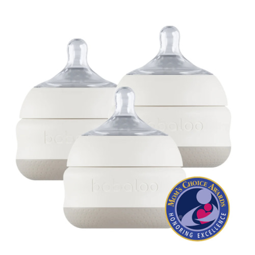 Discover the magic of Babaloo's Airless Technology! The Baby-Led Bottle® reduces colic and preserves milk quality by eliminating air bubbles. Let your baby enjoy a smoother, more natural feeding experience. Say goodbye to fussiness and hello to happy feed