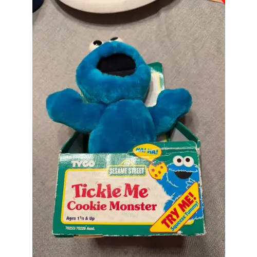 TYCO Sesame Street Vintage 1996 Tickle Me Cookie Monster-NEW