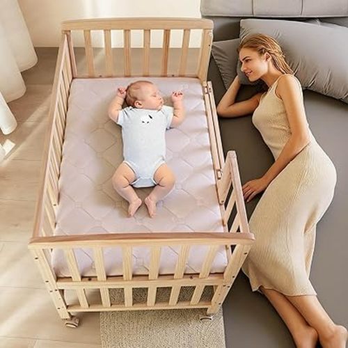 Wooden Baby Bedside Bassinet,3 Adjustable Heights Mini Crib with Mattress,Bassinet Bedside Sleeper,Portable Baby Crib with Wheels,Natural Pine