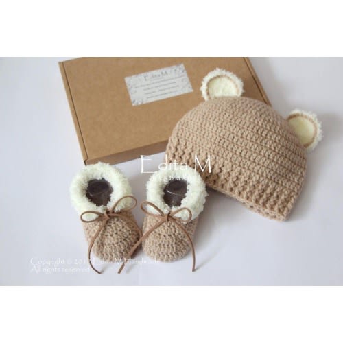 Unisex crochet baby set oatmeal baby booties bear hat fur shoes moccasins knitted boots beanie newborn baby shower personalised personalized
