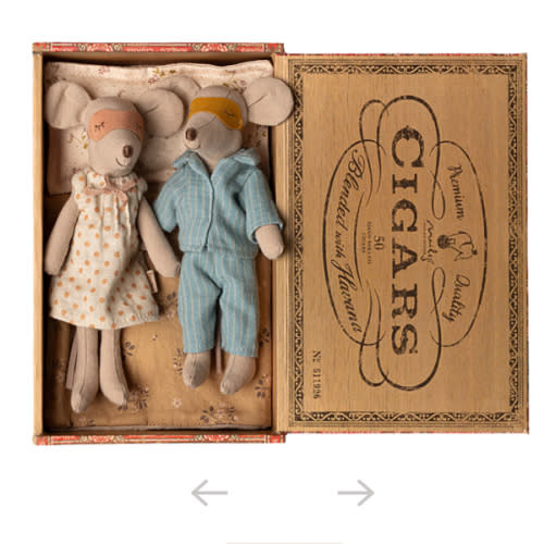 Mum & Dad in cigarbox - Maileg USA