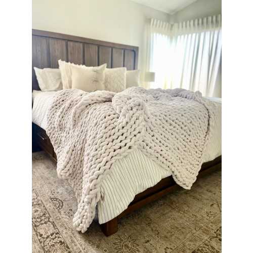 Hand Knit Chunky Blanket