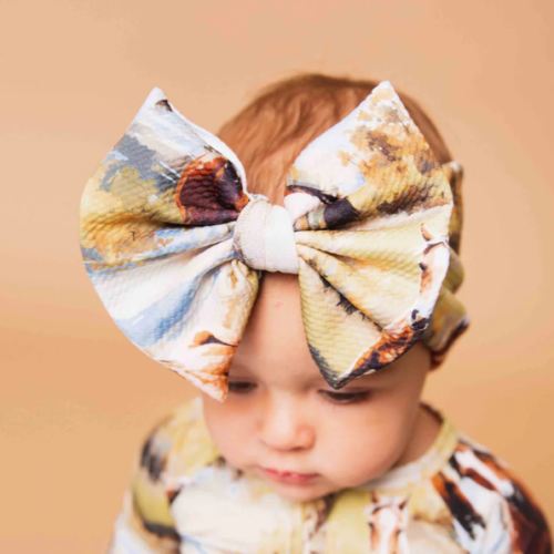 Horse of Course Biggie Bow