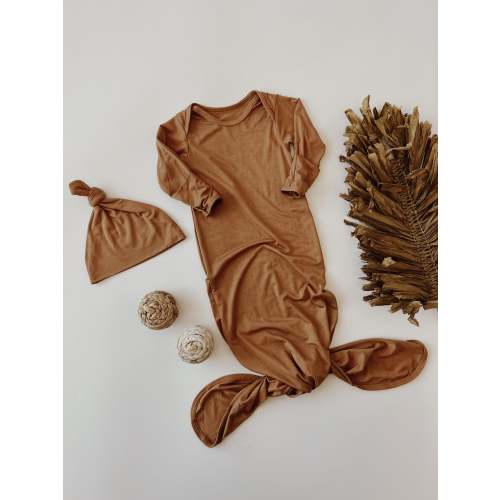 Knotted Gown with Hat | Pumpkin – Three Peas