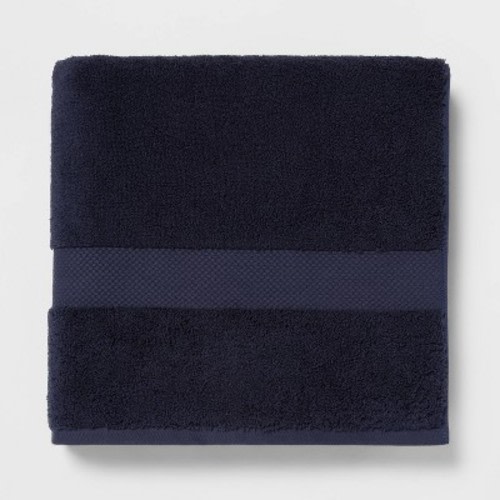 Performance Plus Bath Towel Navy - Threshold™: 100% Cotton, Heavyweight 550-800 GSM, Machine Washable, Fade-Resistant