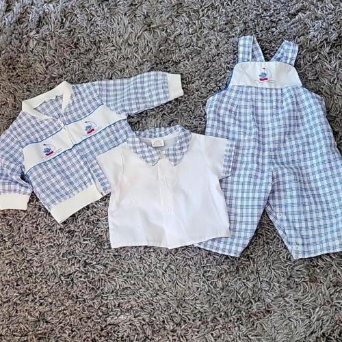 3-6 months. Vintage 3 piece set with teddy bears in...