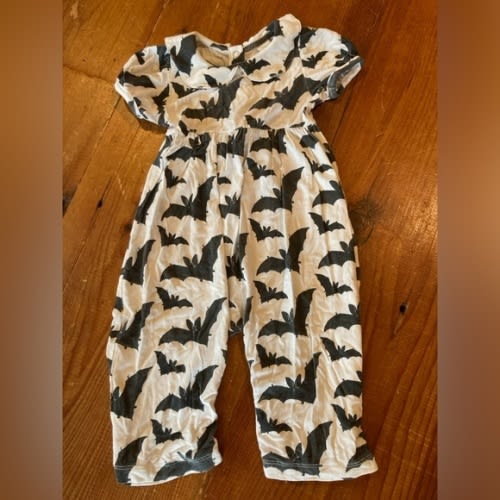 Kate Quinn 3-6m bats jumpsuit Peter Pan collar