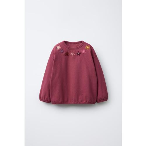 CONTRAST EMBROIDERY T-SHIRT - Burgundy | ZARA United States
