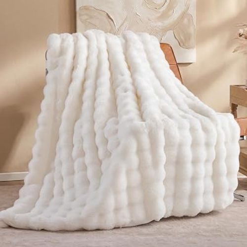 Smoofy Faux Fur Throw Blanket for Couch - Cream White Super Soft Cozy Bubble Blanket, Fluffy Plush Fuzzy Throw for Sofa & Bed, Thick Lightweight Warm Blanket, Luxury Aesthetic Gift for Women 50"x60"