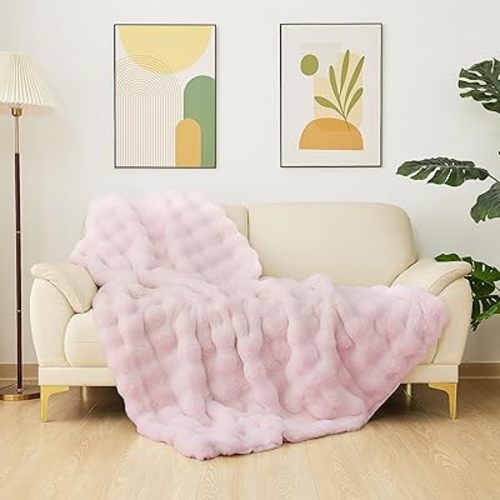 Pink Fluffy Fuzzy Throw Blanket Cozy Faux Fur Fuzzy Soft Warm Blankets Bubble Comfy Plush Throw Blanket for Women Winter Couch 50x60 inch 860gsm
