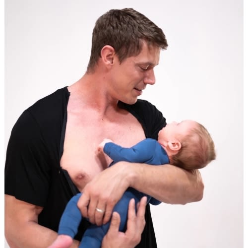 The Cameron Unisex Nursing and Skin to Skin Shirt in Black – Lila
