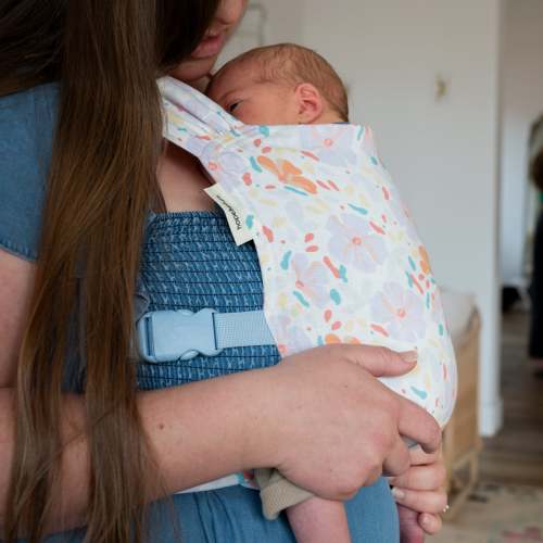Petal Sprout Newborn Carrier (7-24 lbs) | hope&plum
