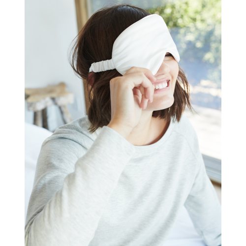 Mulberry Silk Beauty Sleep Mask | Quince in Champagne