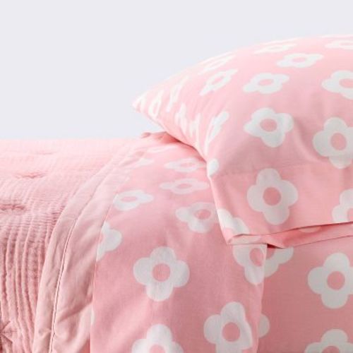 4pc Toddler Bedding Set - Pink Flowers - Cloud Island™: Woven, Lightweight Cotton, Floral Pattern