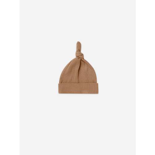 knotted baby hat | clay