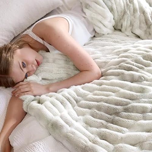 Oversized Ruched Faux Fur Blanket - 60x80-Inch Extra Soft, Dual-Sided Flannel & Faux Fur Throw | Luxury Couch & Bed Blanket, Beige