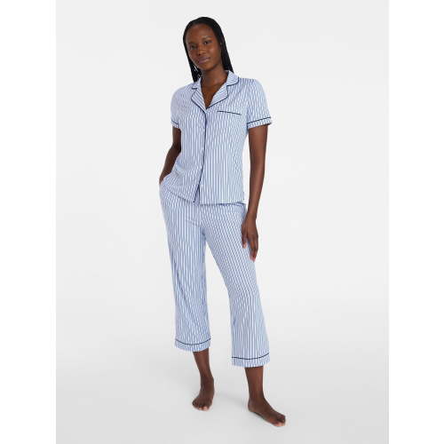 Joyspun Women's Dreamy Soft Collection Notch Knit Top and Capri Pants Pajama Set, 2-Piece, Sizes XS-3X