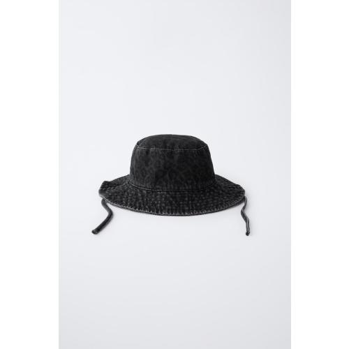 DENIM ANIMAL PRINT BUCKET HAT - Black | ZARA United States