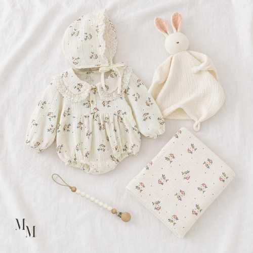 Vintage Baby Gift Set Newborn Coming Home Outfit Girl Shower Present Bundle Cotton Romper Floral Infant Clothing Bonnet Swaddle Blanket