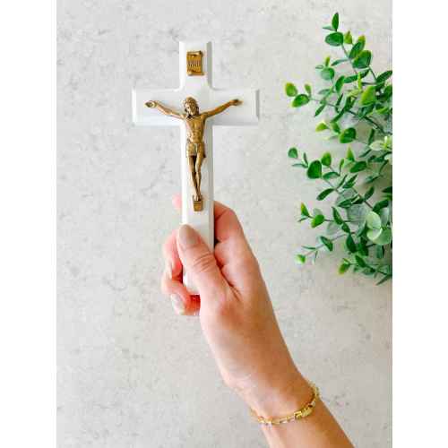 White Wood Crucifix – House of Joppa