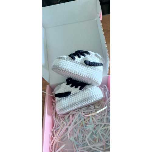 Crochet Baby Sneakers: Handmade Soft Newborn Booties