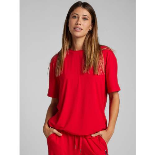 Cloud Lounge Tee cheery red— Comfrt