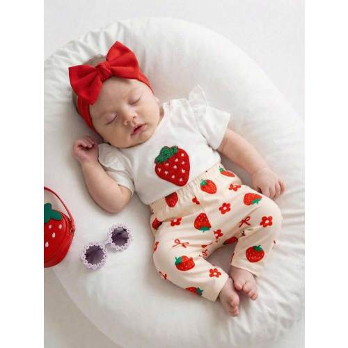 SHEIN 0-9M Newborn Baby Girls Casual Versatile Cute Sweet Round Neck Short Sleeve T-Shirt + Pants Set, Pattern Baby Outfit, Baby Girls Summer Set, Baby Girls Comfortwear Suitable For Summer Strawberry Baby Girl Outfit Newborn Fruit Outfit Fruit Outfits Fo