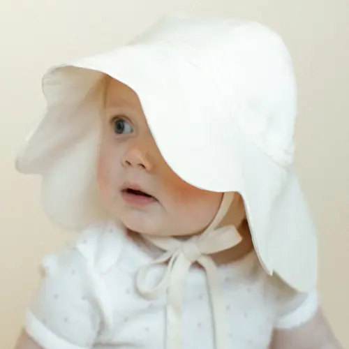 Camélia Flower Sunbonnet