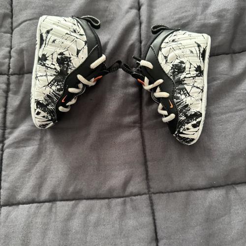 Nike  Little Posite One Crib 'Shattered Backboard'...