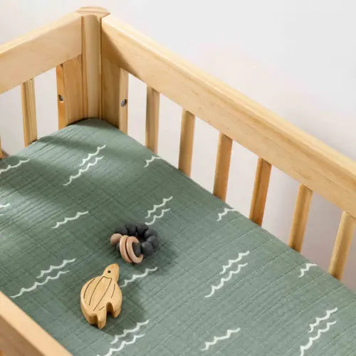 Babyletto - Crib Sheet in GOTS Certified Organic Muslin Cotton (Ocean Waves - Green)