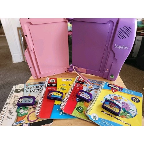 VTG 2001 Leap Frog LeapPad Pink & Purple Console w/ 4 Books & Cartridges - Works