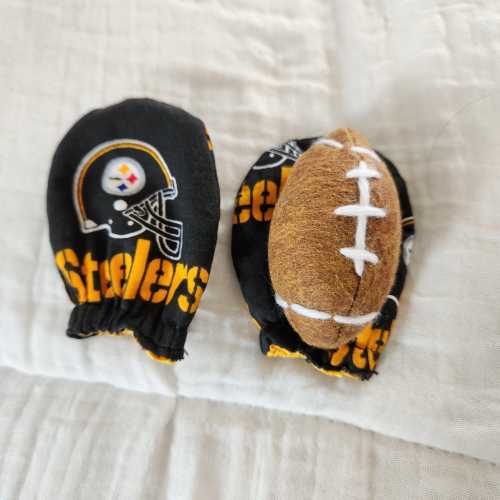 Pittsburg Steelers licensed fabric newborn football fan gear cheer skirt pompom bracelet no scratch mitts baby shower gifts gender reveal
