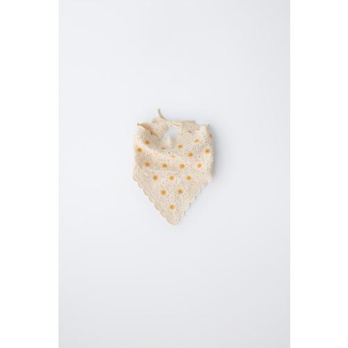 DAISY KNIT BANDANA