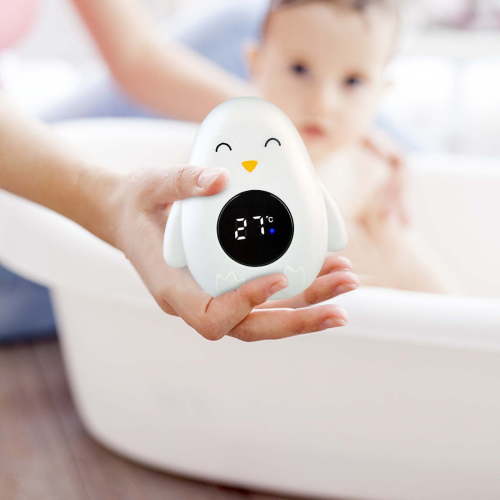 Baby Bath Water Thermometer - Electronic Digital Penguin-Shaped Bath Toy with LED Display, Accurate Temperature Monitoring for Infants, Safe Bathing Tool for Babies 0-6 Years