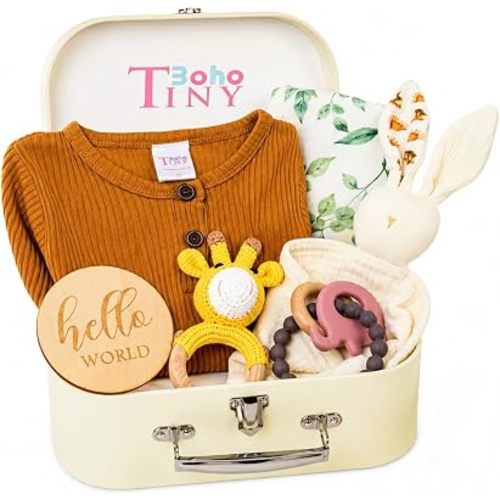 6 Piece Baby Gift Basket, Baby Shower Gifts Piece, Baby Gift Set, 0-12 Months, New Baby Girl/Boy Gift, Newborn Gift Set With Soft Muslin blanket, Soft Bunny, Teether, Giraffe Baby Rattle, Onesie