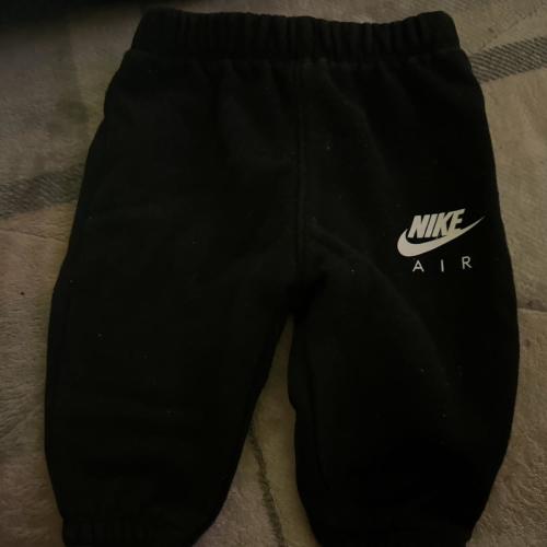 baby nike pants size 3-6 months