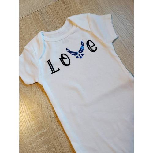Proud Air Force Baby. Military baby. Military outfit. Military baby announcement. Military baby onesie®. Fathers day gift. love Airforce