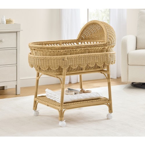 Scallop Wicker Bassinet & Mattress Pad Set