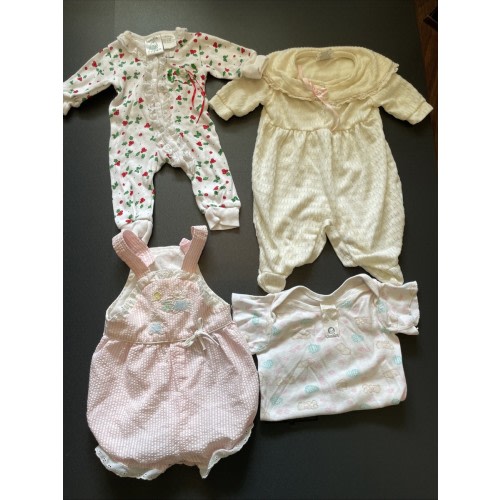 LOT 4 VTG BABY GIRL SZ 0-3 MONTHS CLOTHES  80s 90's GERBER/HONOR OUTFIT ONSIE