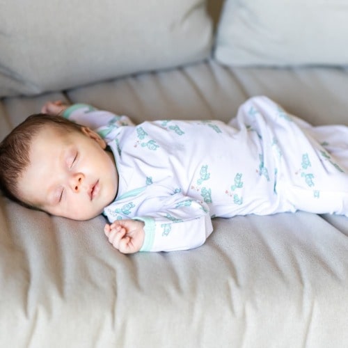 Honu Honi Bamboo Layette Gown - Turtle Print 0-3M