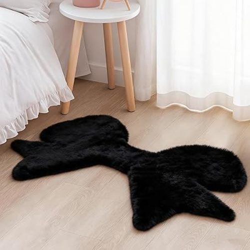 Tinideya Black Bow Rug 2 x 3 ft Cute Coquette Bow Area Rugs for Girls Bedroom Decor Faux Rabbit Fur Fluffy Bedside Shaggy Carpet with Serged Edge Non Slip for Nursery Playroom Home Floor